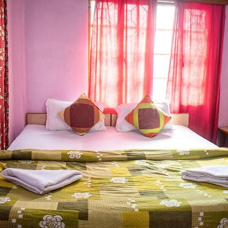 Family Guest House Varanasi Exterior foto