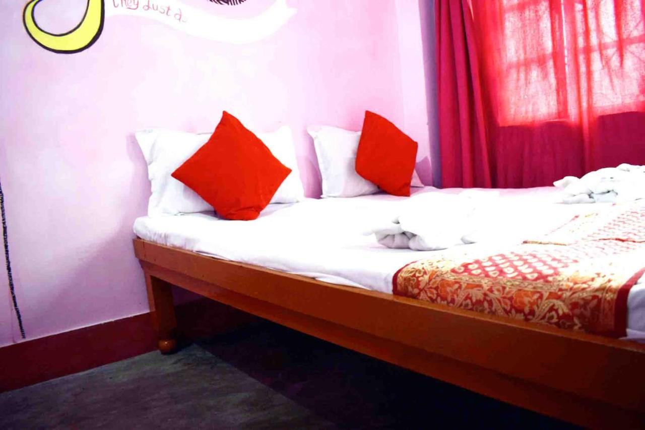 Family Guest House Varanasi Exterior foto