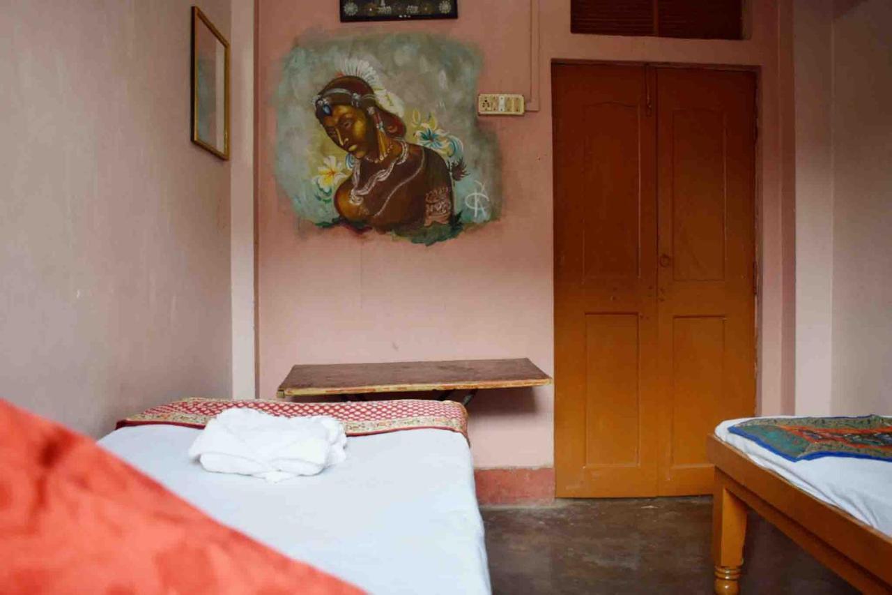 Family Guest House Varanasi Exterior foto
