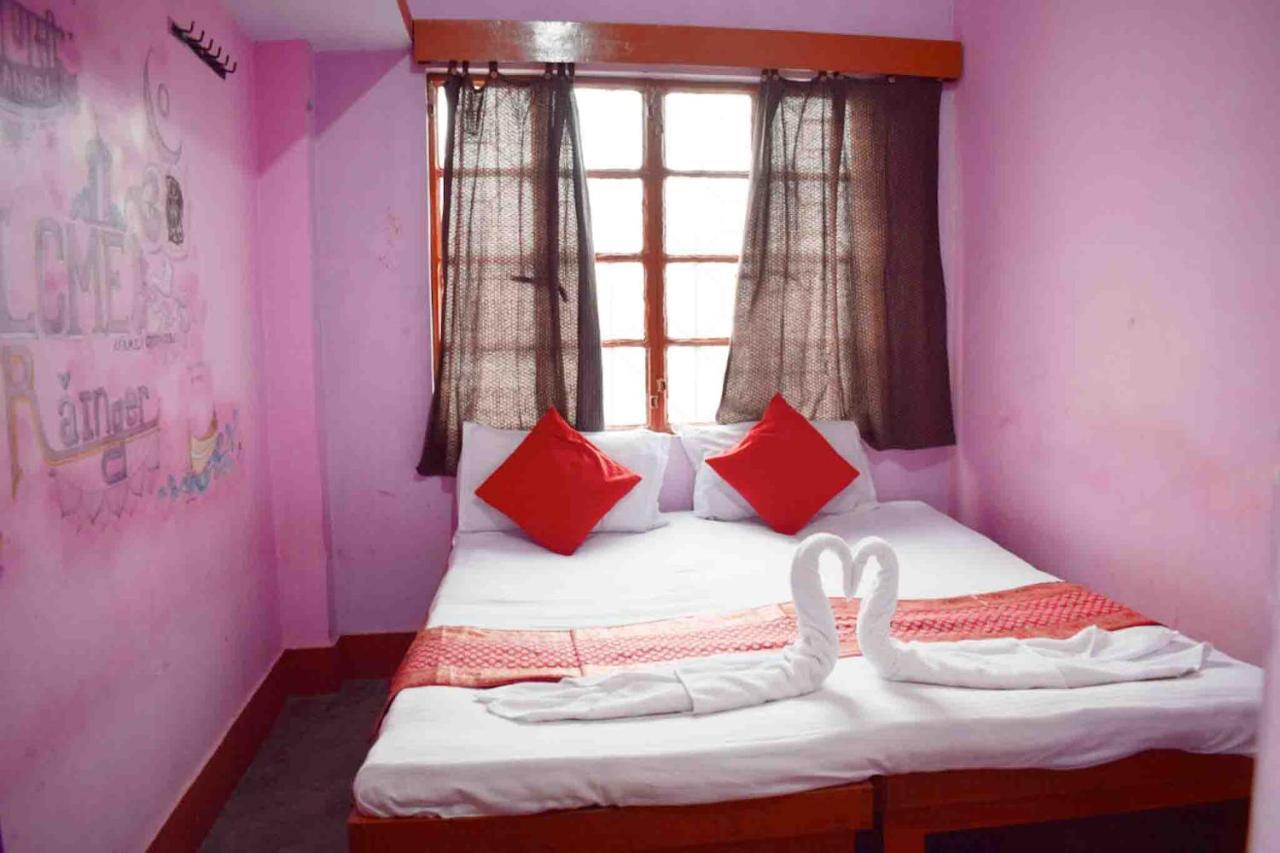 Family Guest House Varanasi Exterior foto