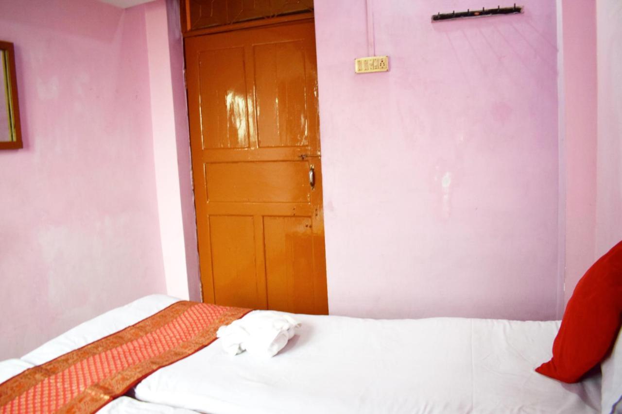 Family Guest House Varanasi Exterior foto