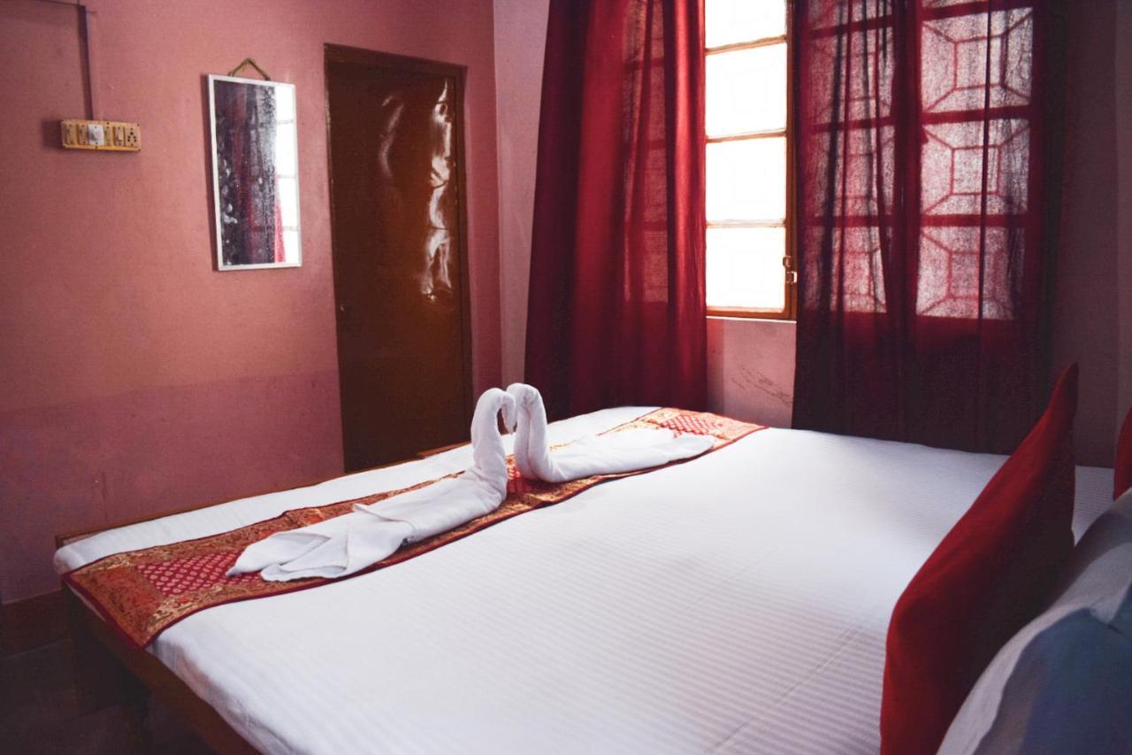 Family Guest House Varanasi Exterior foto