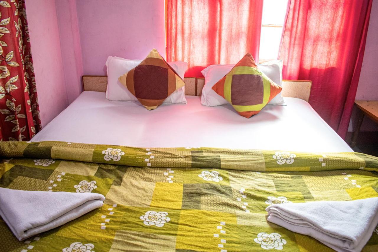 Family Guest House Varanasi Exterior foto