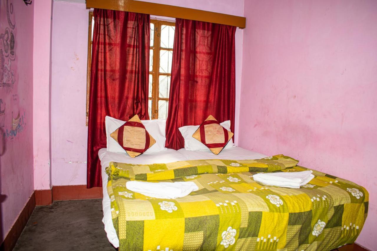 Family Guest House Varanasi Exterior foto