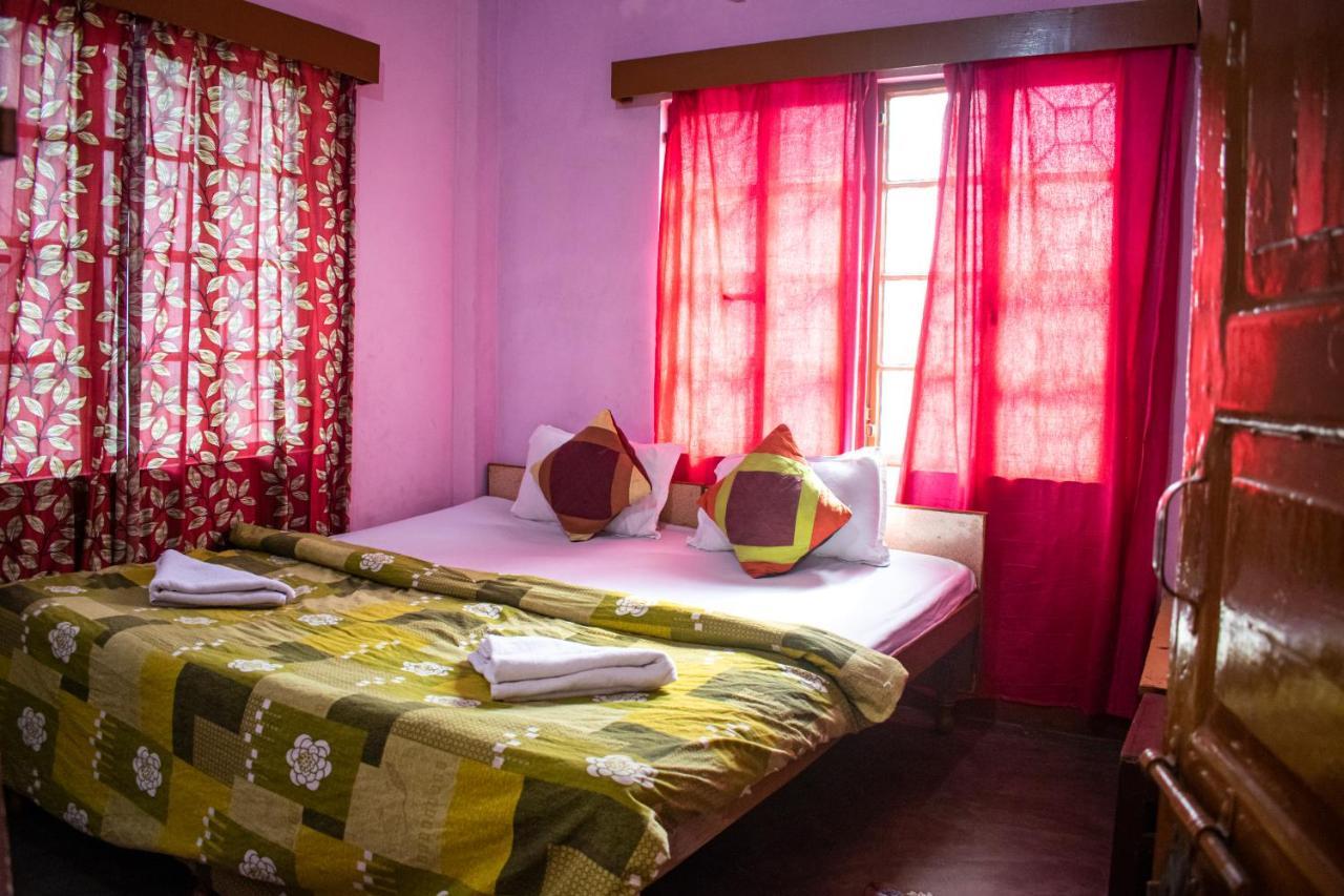 Family Guest House Varanasi Exterior foto