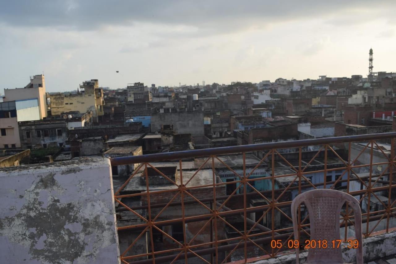Family Guest House Varanasi Exterior foto