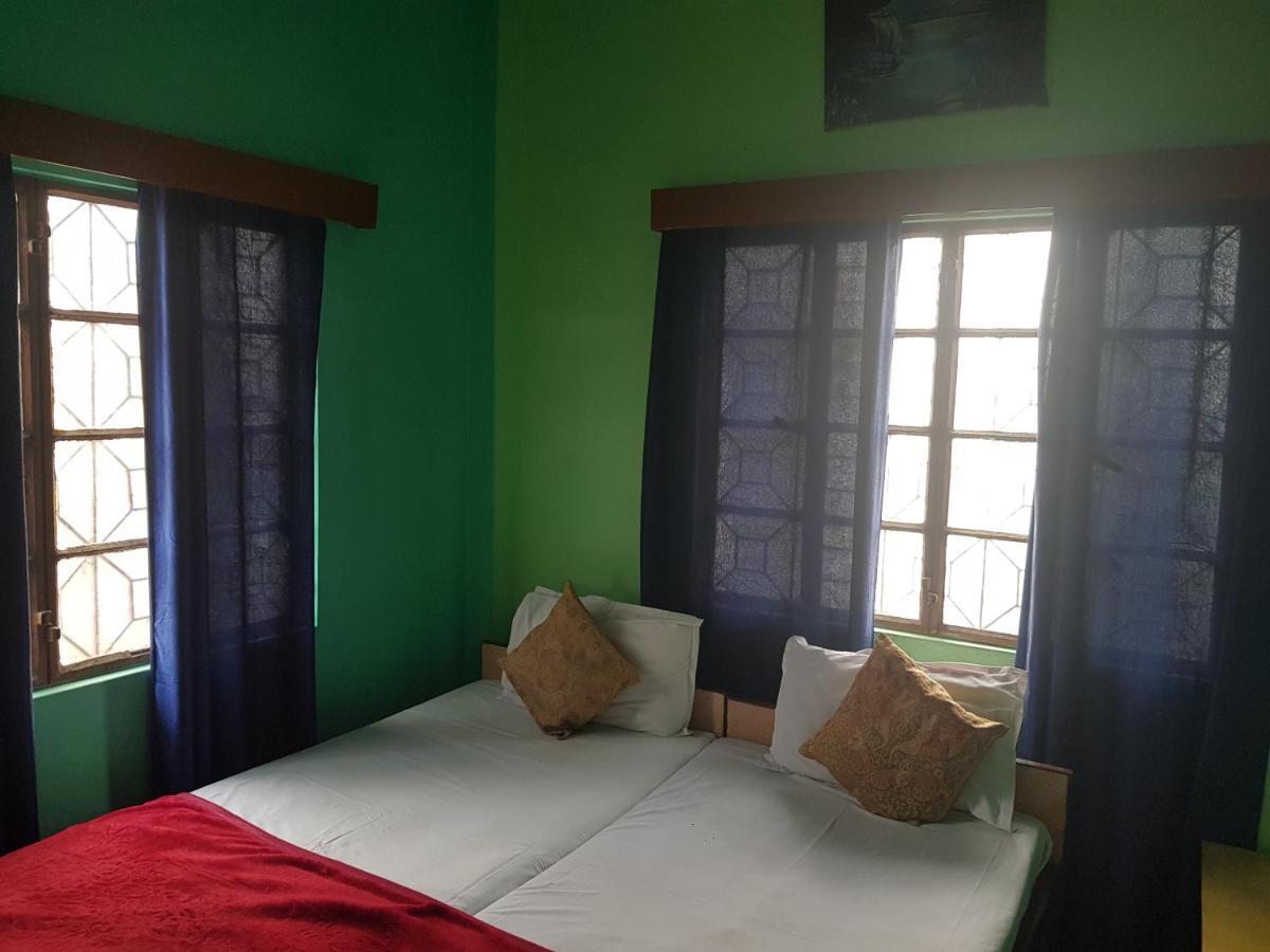 Family Guest House Varanasi Exterior foto