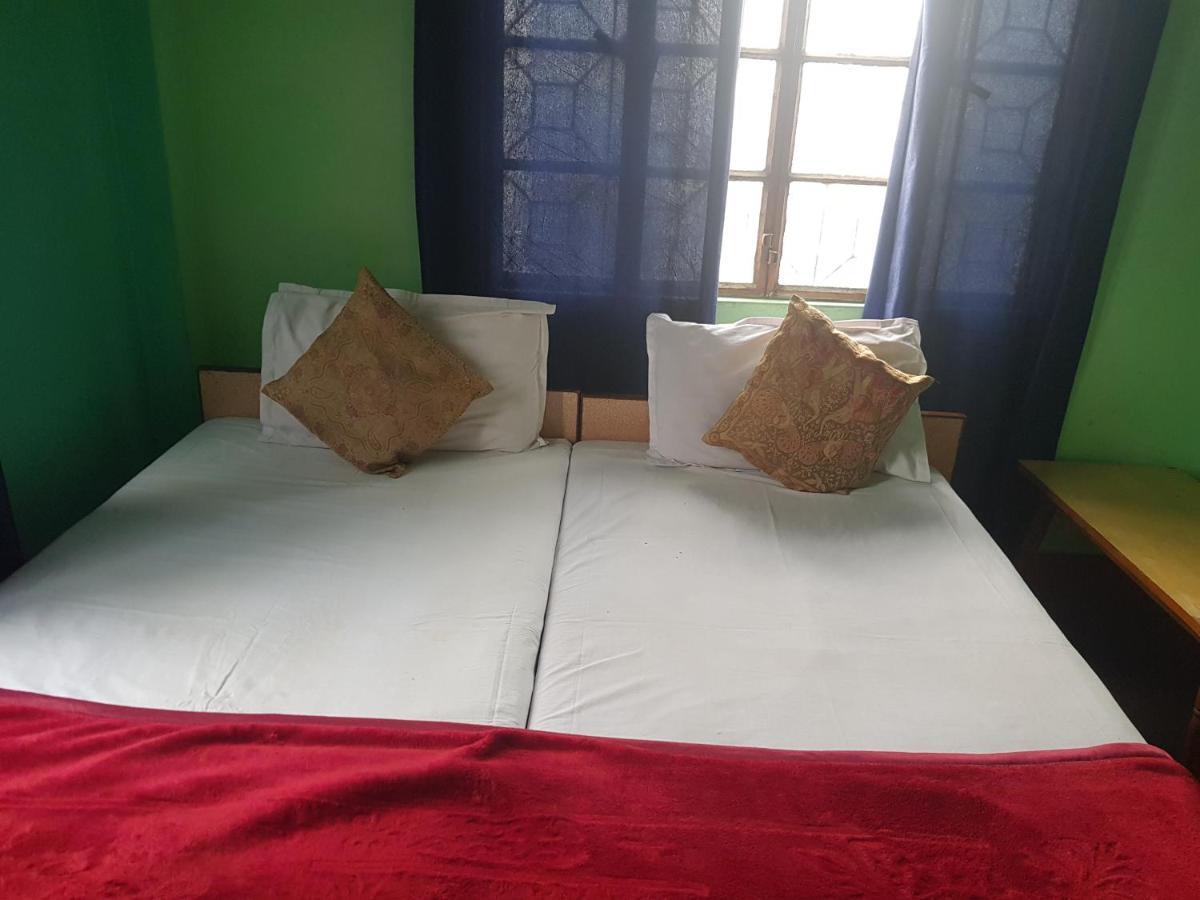Family Guest House Varanasi Exterior foto